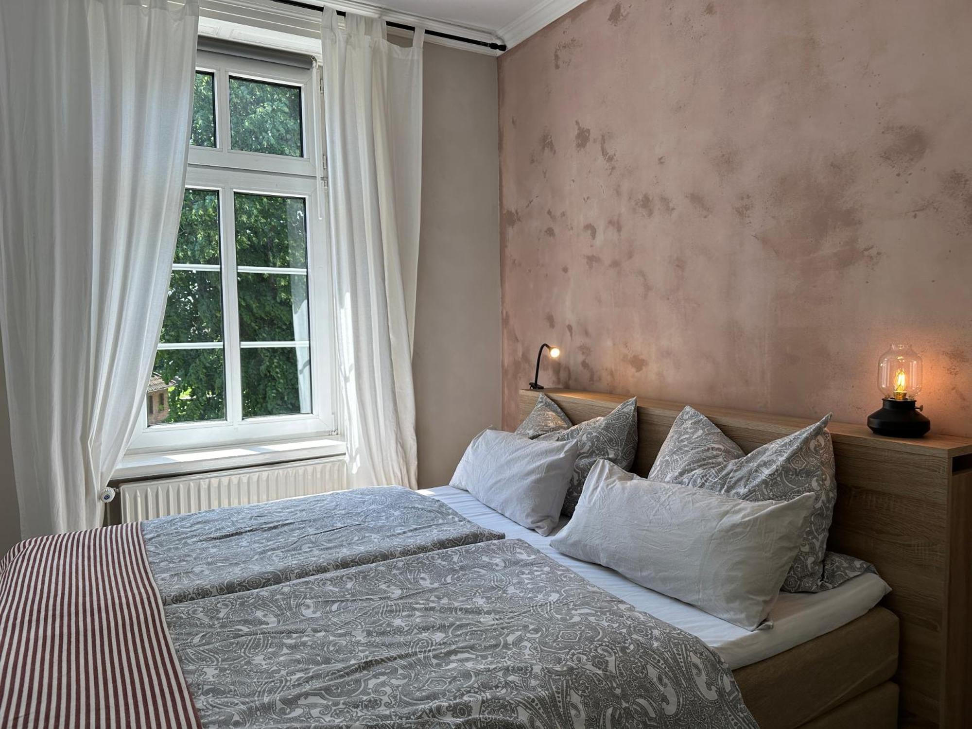 Altes Pastorat Bed & Breakfast Barmstedt Bagian luar foto