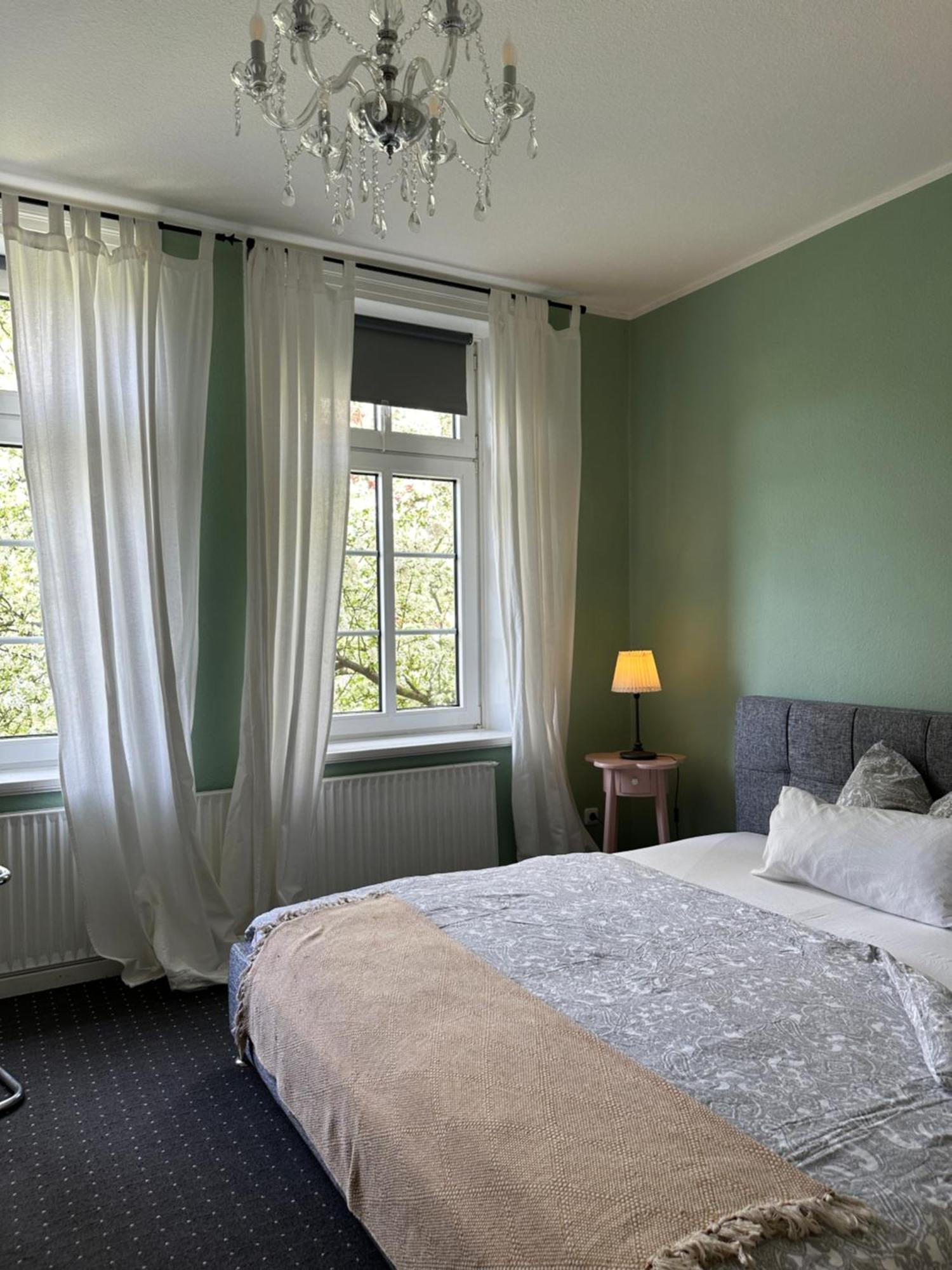 Altes Pastorat Bed & Breakfast Barmstedt Bagian luar foto