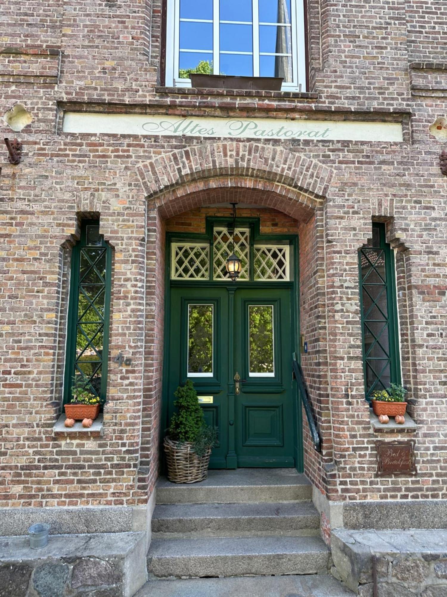 Altes Pastorat Bed & Breakfast Barmstedt Bagian luar foto
