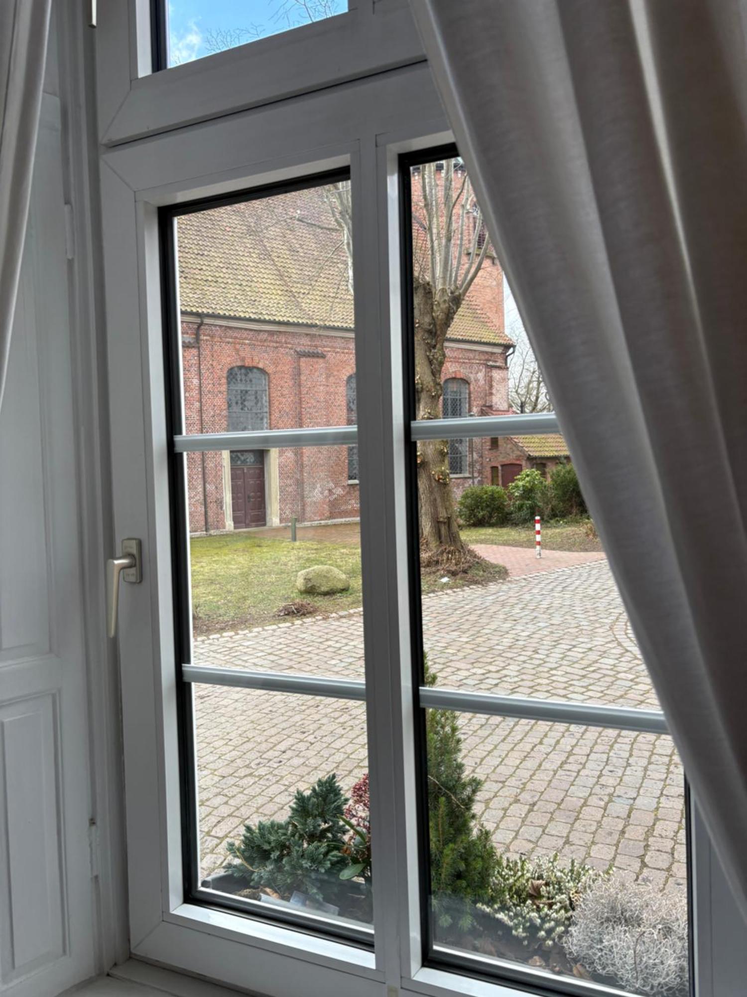 Altes Pastorat Bed & Breakfast Barmstedt Bagian luar foto